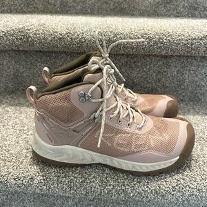 KEEN Women's Nxis Evo Mid-Height Hiking Boots Women’s 9.5